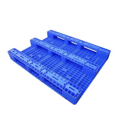 1500kg HDPEの頑丈なプラスチック パレット1.4*1.1m 3つのランナー プラスチック パレット スキッド